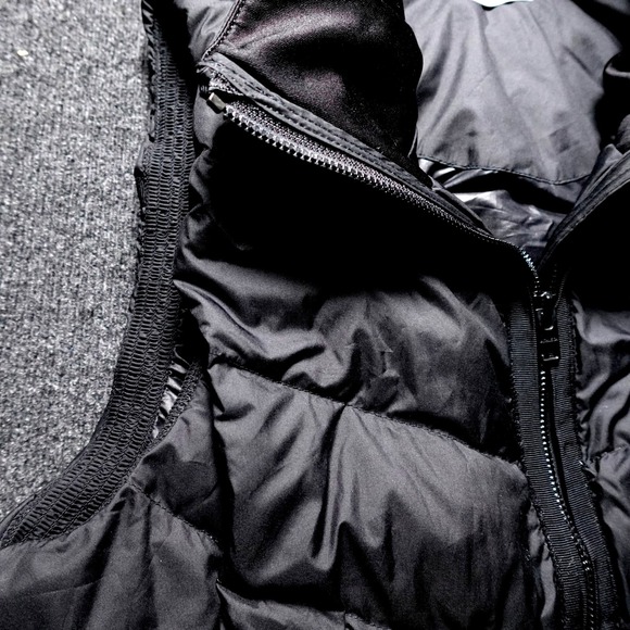 Athleta Puffer Vest Goose Down Quilted Gorpcore Womens Size S Black - Picture 6 of 11